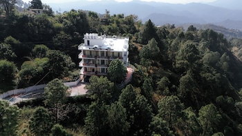 the white rain hotel