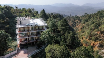 the white rain hotel