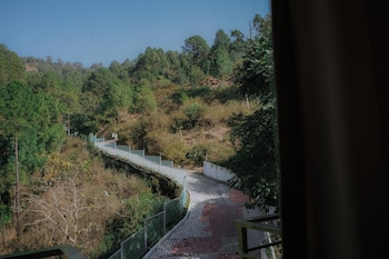 the white rain hotel