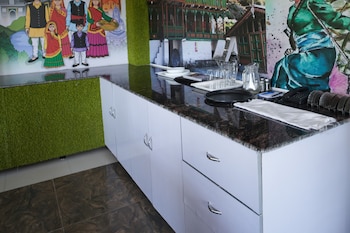 the white rain hotel