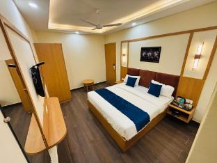 hotel the ananta inn