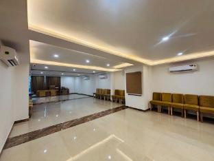 hotel the ananta inn