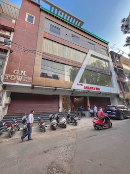 hotel the ananta inn