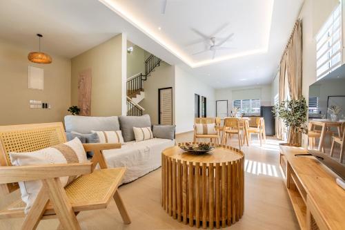 La Ferringhi Villa By Brb,,4 star