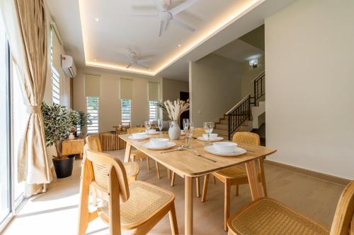la ferringhi villa by brb