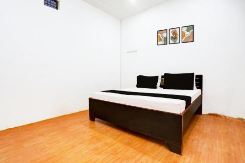 Hotel O White House Hotel,,3 star