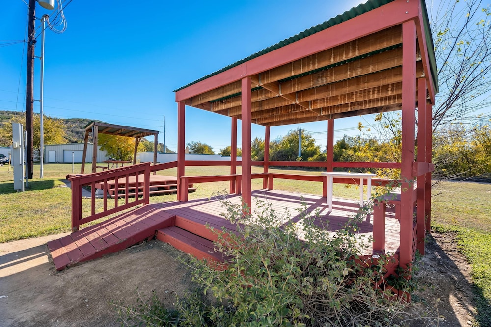 rodeway inn kingsland lake lbj