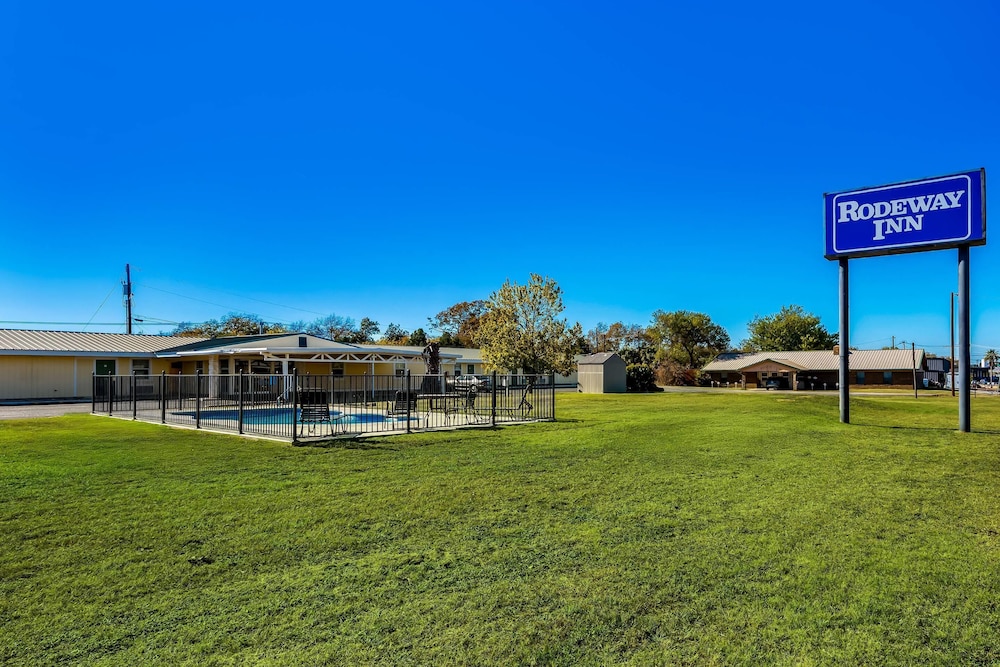 rodeway inn kingsland lake lbj