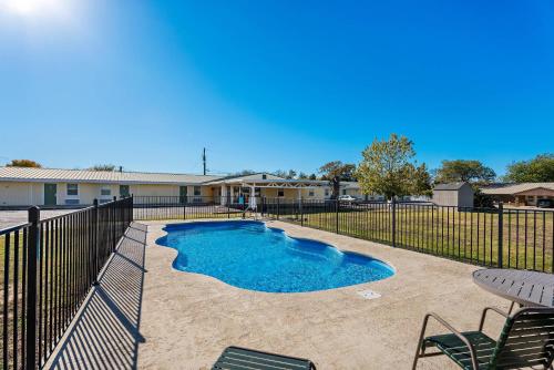rodeway inn kingsland lake lbj