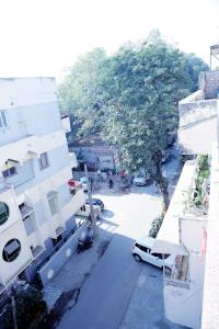 divine india service apartment 3bhk j 171 saket