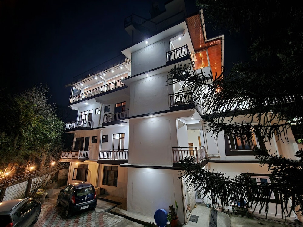 dorjee house and rooftop cafe