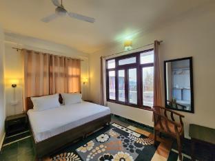 dorjee house and rooftop cafe