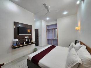 dorjee house and rooftop cafe