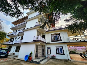 dorjee house and rooftop cafe