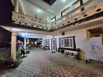 dorjee house and rooftop cafe