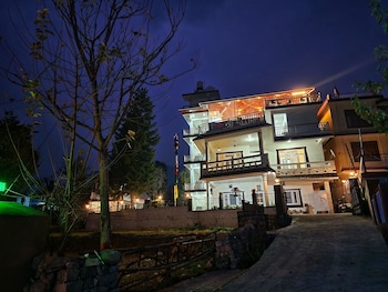 dorjee house and rooftop cafe