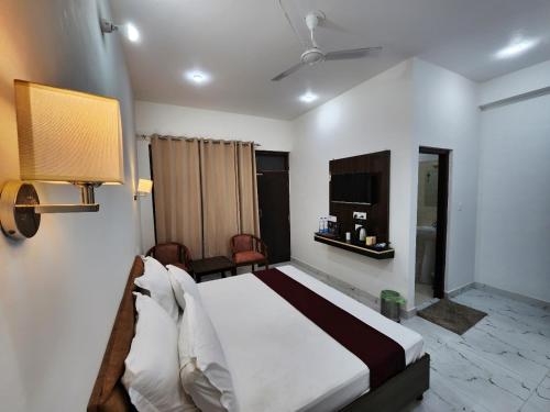 Dorjee House & Rooftop Cafe,,3 star