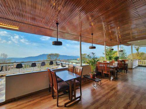 dorjee house and rooftop cafe