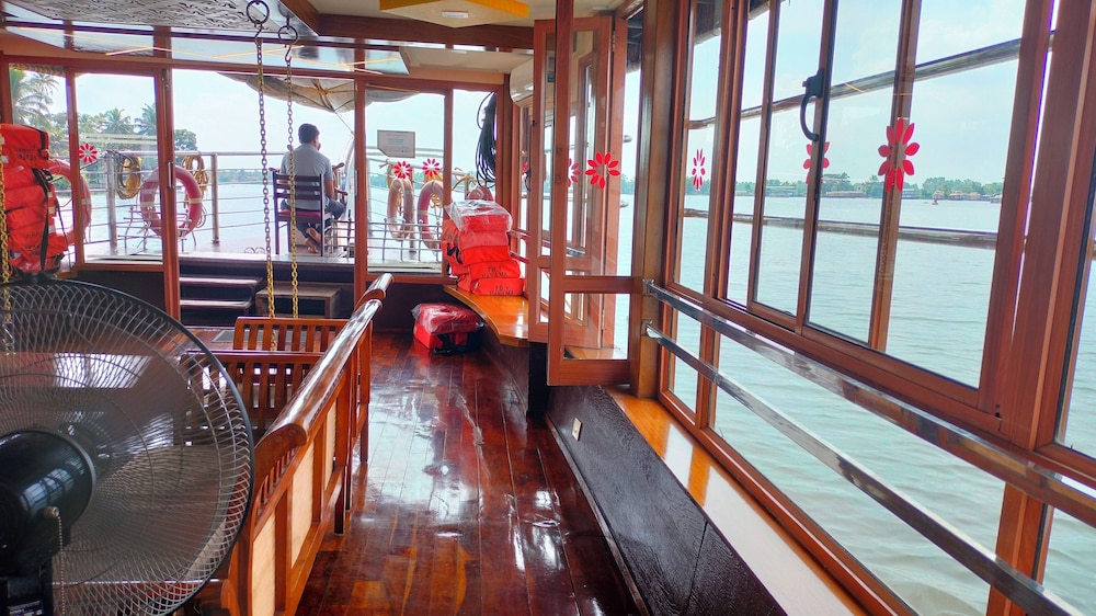 kerala nature houseboat by coco floatel