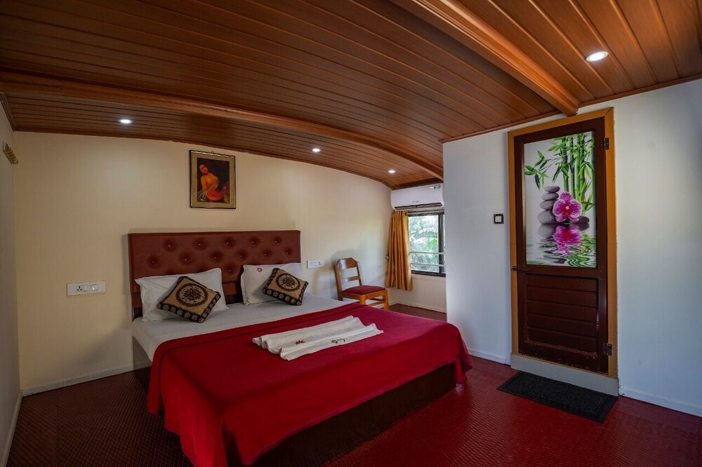 kerala nature houseboat by coco floatel