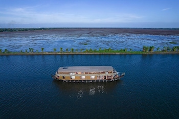 kerala nature houseboat by coco floatel