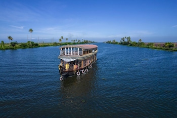 kerala nature houseboat by coco floatel