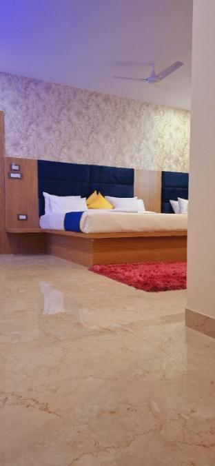 blueneck ayodhya near shriram mandir