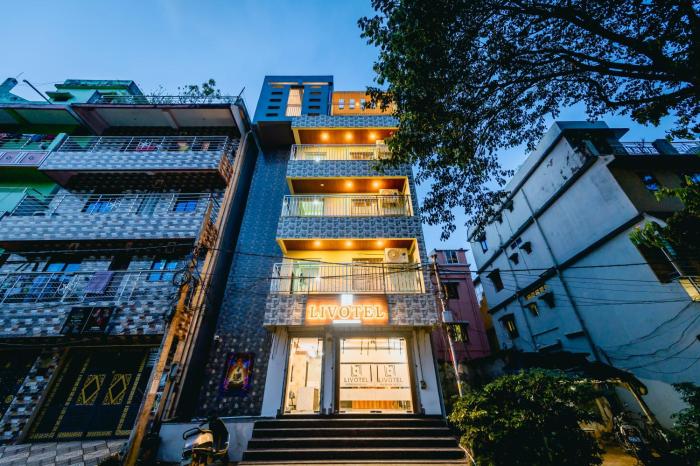 livotel premium hotel near kiit university