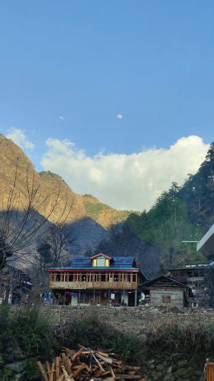 tirthan stone age inn