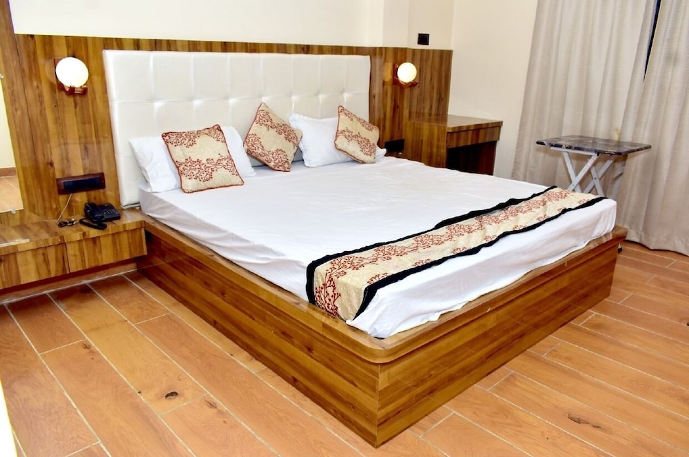 hotel geet palace