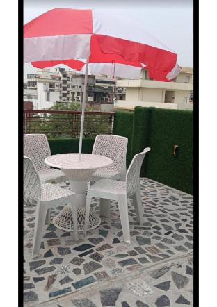 Hotel Geet Palace,,3 star