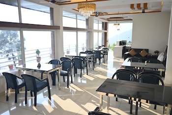 dhurva hotel and resort