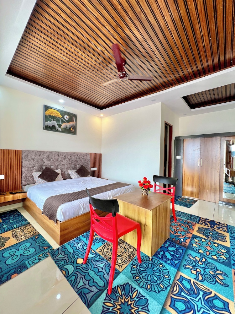 dhurva hotel and resort