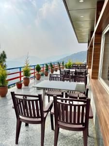 dhurva hotel and resort