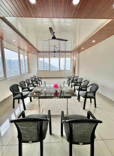 dhurva hotel and resort