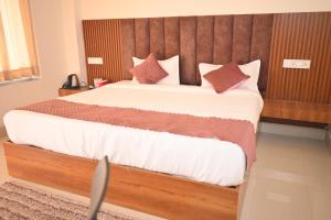 dhurva hotel and resort