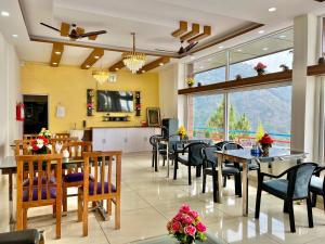 dhurva hotel and resort