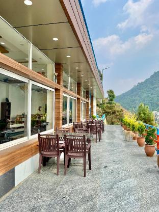 dhurva hotel and resort