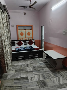 shristi home stay