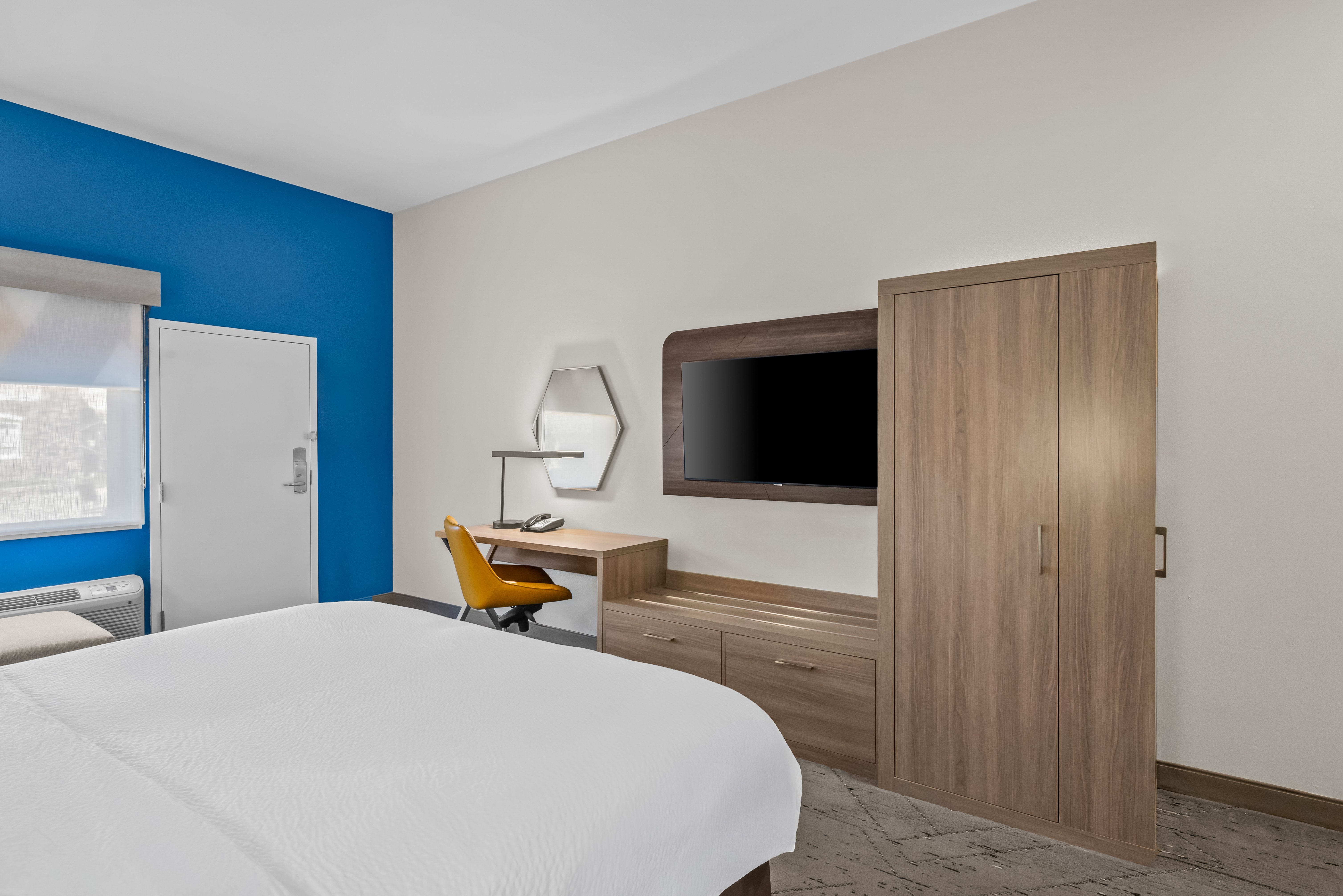 holiday inn express monticello by ihg