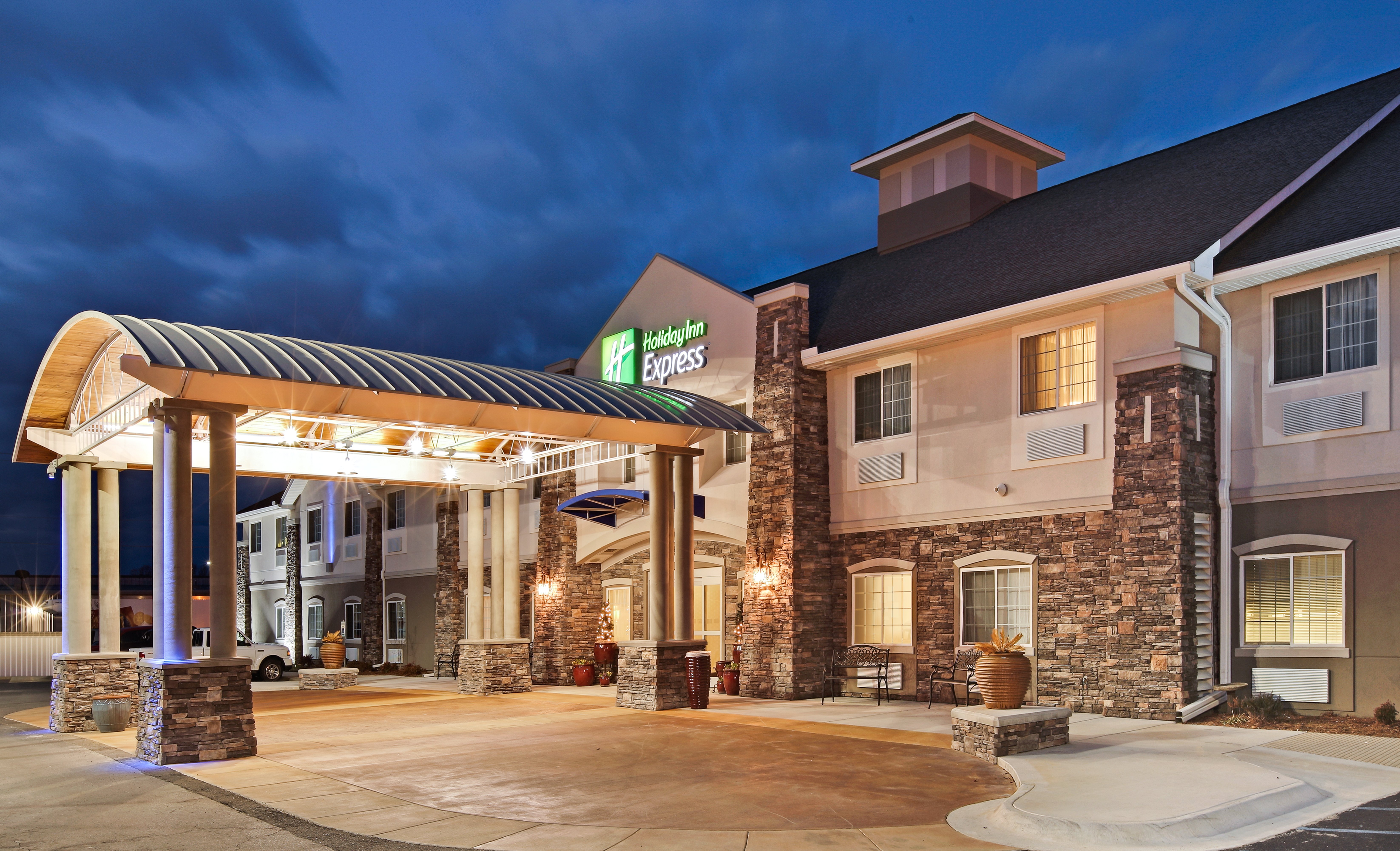 holiday inn express monticello by ihg
