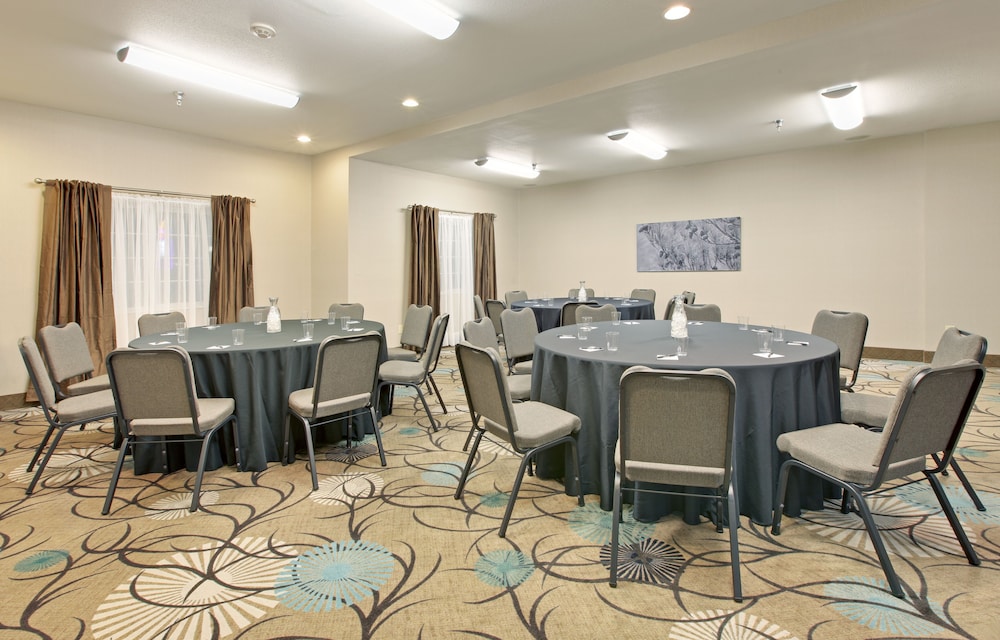 holiday inn express monticello by ihg
