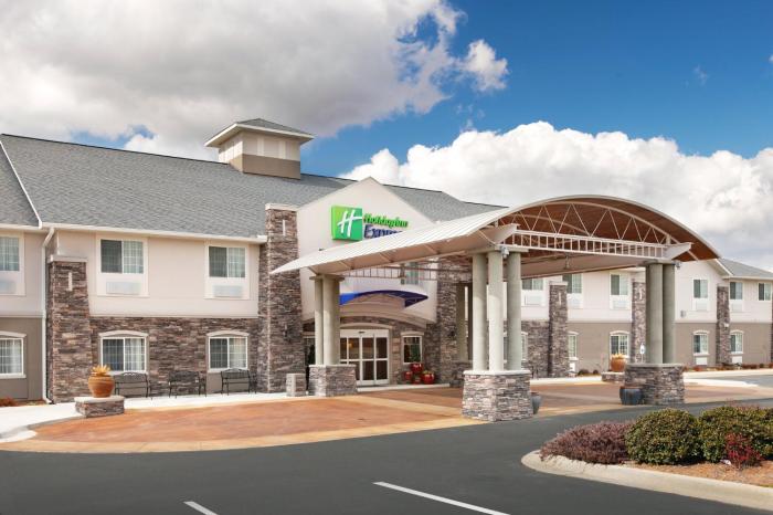 holiday inn express monticello by ihg