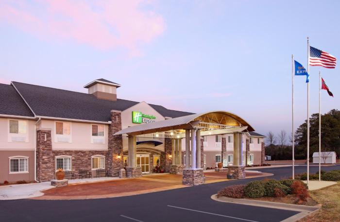 holiday inn express monticello by ihg