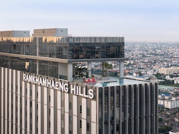 the quarter ramkhamhaeng by uhg