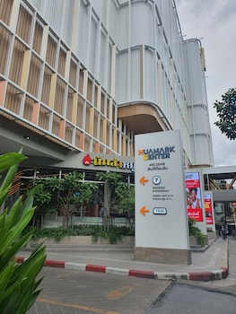 the quarter ramkhamhaeng by uhg