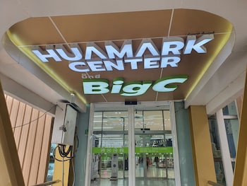 the quarter ramkhamhaeng by uhg