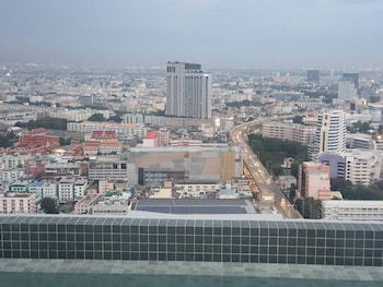 the quarter ramkhamhaeng by uhg