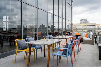 the quarter ramkhamhaeng by uhg