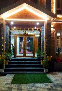 hotel apple view narkanda